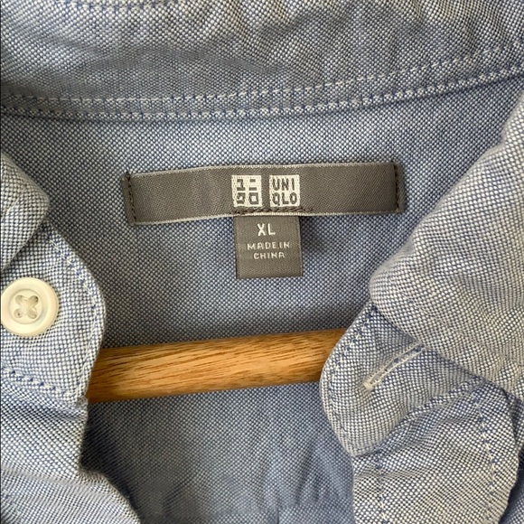 Uniqlo Men Shirt Size: XL Used - Picture 5 of 9